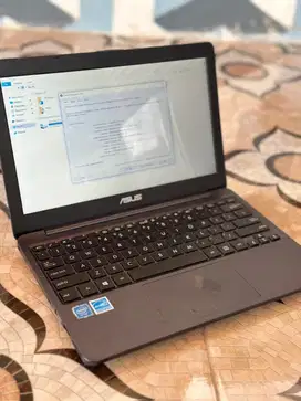 Laptop Asus E203Mah 4/256Gb ssdnew
