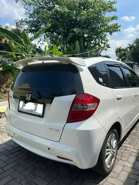 DIJUAL HONDA JAZZ GE 8 Tahun 2014 Automatic