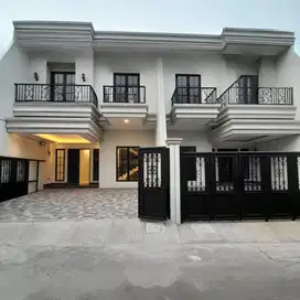 Rumah baru design classic di pondok bambu jakarta timur