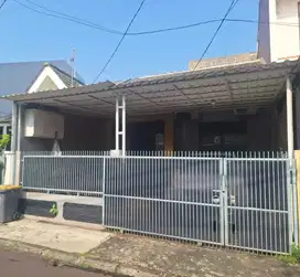 Dijual Rumah Siap Huni Lokasi Strategis Di Kencana Loka BSD (Rt)