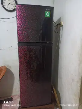Kulkas 2 pintu merk Sharp