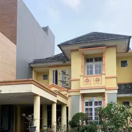 Dijual rumah 2lt di Kota Wisata