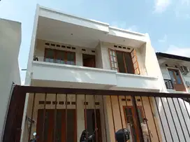 Disewakan rumah cantik dalam komplek bintaro sektor 9