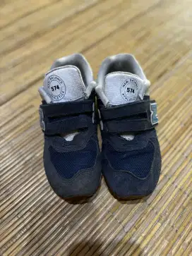 sepatu anak new balance 574 ori size 30