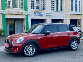 [LOW KM] MINI COOPER 5 DOOR AT