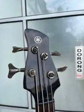 GITARBASS YAMAHA MULUS SANGAT JARANG DI PAKAI