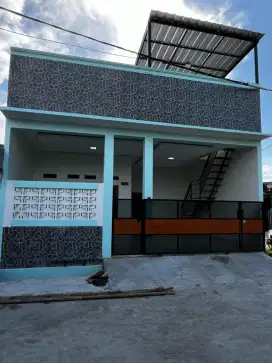 Rumah moderen tersedia tempat ngopi