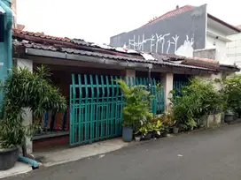 Turun Harga! Rumah Lama Hitung Harga Tanah, Lingkungan Asri Pulo Asem