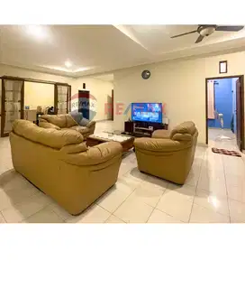 RUMAH LOKASI STRATEGIS DI BINTARO - SEMI FURNISHED