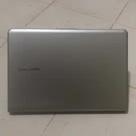 Laptop samsung ultrabook seri 5