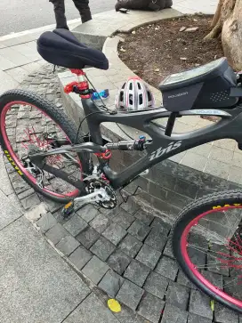 MTB IBIS MOJO SL full carbon (Super light high modulus Carbon)