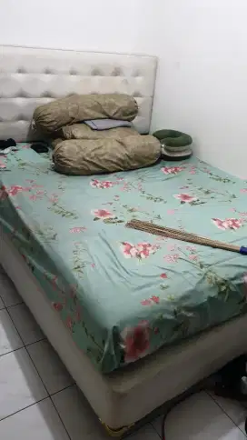 Spring bed set putih