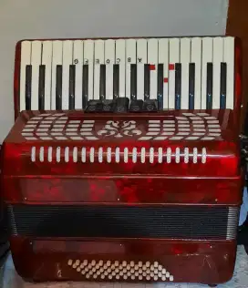 ACCORDION WARNA MERAH