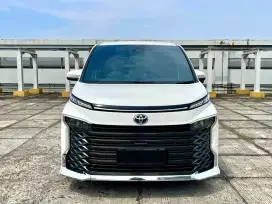 Toyota Voxy 2023 TSS