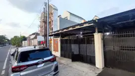 DISEWAKAN RUMAH KOMPLEKS 1 LANTAI DI PUSAT KOTA SIAP HUNI