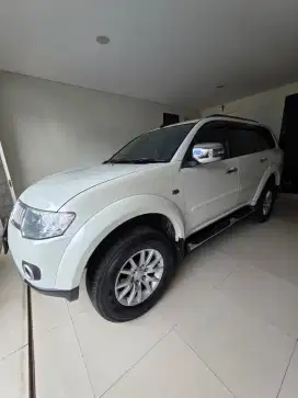 Mitsubishi Pajero Sport Exceed 4×2 Diesel Matic A/T 2012/2013 Putih