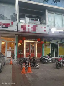 Jual cepat ruko PIK1 Metro siap pakai hadap jalan raya