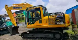 DIJUAL EXCAVATOR KOMATSU PC200-8 M0 TAHUN 2013