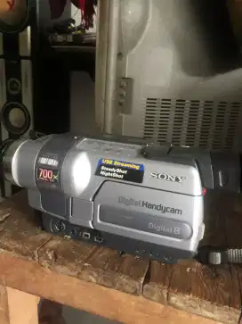 di jual handycam sonny..8 apa adanya