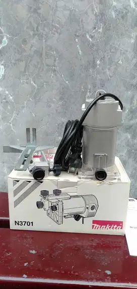 Mesin Trimmer makita N3701