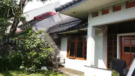 rumah di jln babakan jeruk, sayap jl pasteur, bandung utara