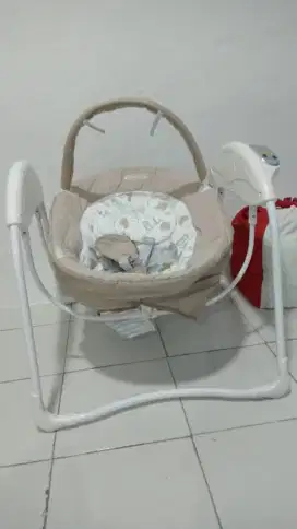 Bouncher Graco swing glider lite little benny & bell