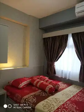 GREEN PRAMUKA APART 2 KAMAR FURNISH JUAL LANTAI TENGAH KONDISI BAGUS
