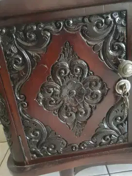 Dijual Buffet Lemari Jati Asli Ukir Antik Terawat