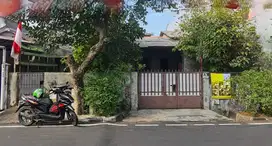 Tanah dengan bangunan sederhana di Kawi Kawi Bawah Johar Baru Jakpus