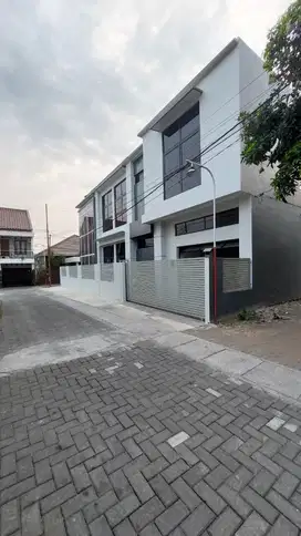 Tanah Pekarangan SHM Seturan Wahid Hasyim Kondisi Rata Siap Bangun