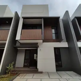 Rumah Baru Minimalis,Lebar 7, lantai 2,kamar 3, SMRCN Crown bekasi