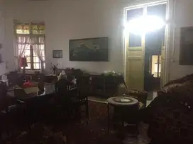 Rumah Strategis Jl. Riau Bandung