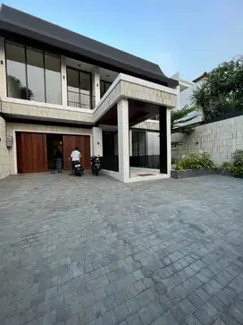 Disewakan rumah lux ada pool