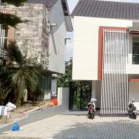 Dijual rumah luas view cantik, sudah SHM, sentul city