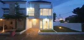 Tinggal 1 Unit, Rumah Cantik, hook, siap huni, dekat Kampus Budiluhur