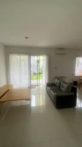 DIJUAL RUMAH RAPI TERAWATRESIDENCE ONE BSD UK 160 m LOKASI STRATEGIS