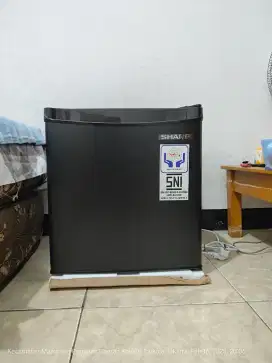 Kulkas Sharp 50 liter garansi