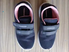 Sepatu Anak-Anak