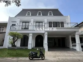 Rumah Brandnew ada Pool Mewah di Bintaro Jaya sektor 9 dekat Mc Donald