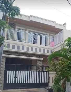 Rumah 2lantai depan jalan