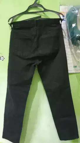 Celana pria dewasa