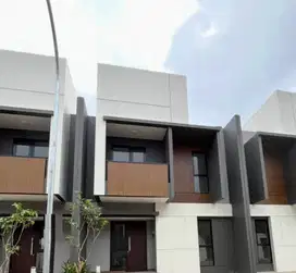 DISEWAIN RUMAH MEWAH DI SUMMARECON CROWN GADING BEKASI C0342