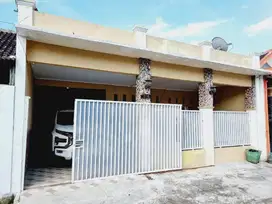 Rumah Cantik 110m² Nyaman Harga Turun Pool