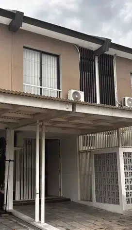 1 M-an Dijual Rumah Royal Residence - Cluster Oakwood