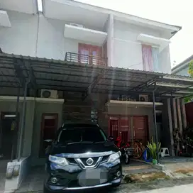 Rumah second bagus 2 Lt di Solo baru
