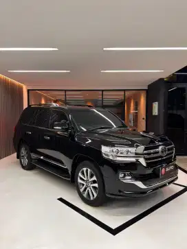 TOYOTA LAND CRUISER VX 200 2019 LIKE NEW