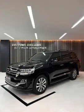 TOYOTA LAND CRUISER VX 200 2019 LIKE NEW