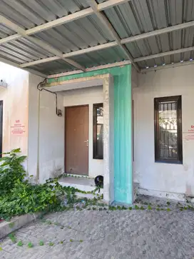 Rumah perlu renovasi total dikampus unud jimbaran