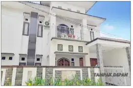 RUMAH 3 LANTAI DI PERUM PURI ASRI JL SOEKARNO HATTA PALEBON PEDURUNGAN