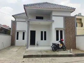 Rumah cluster pesan bangun tengah kota solo